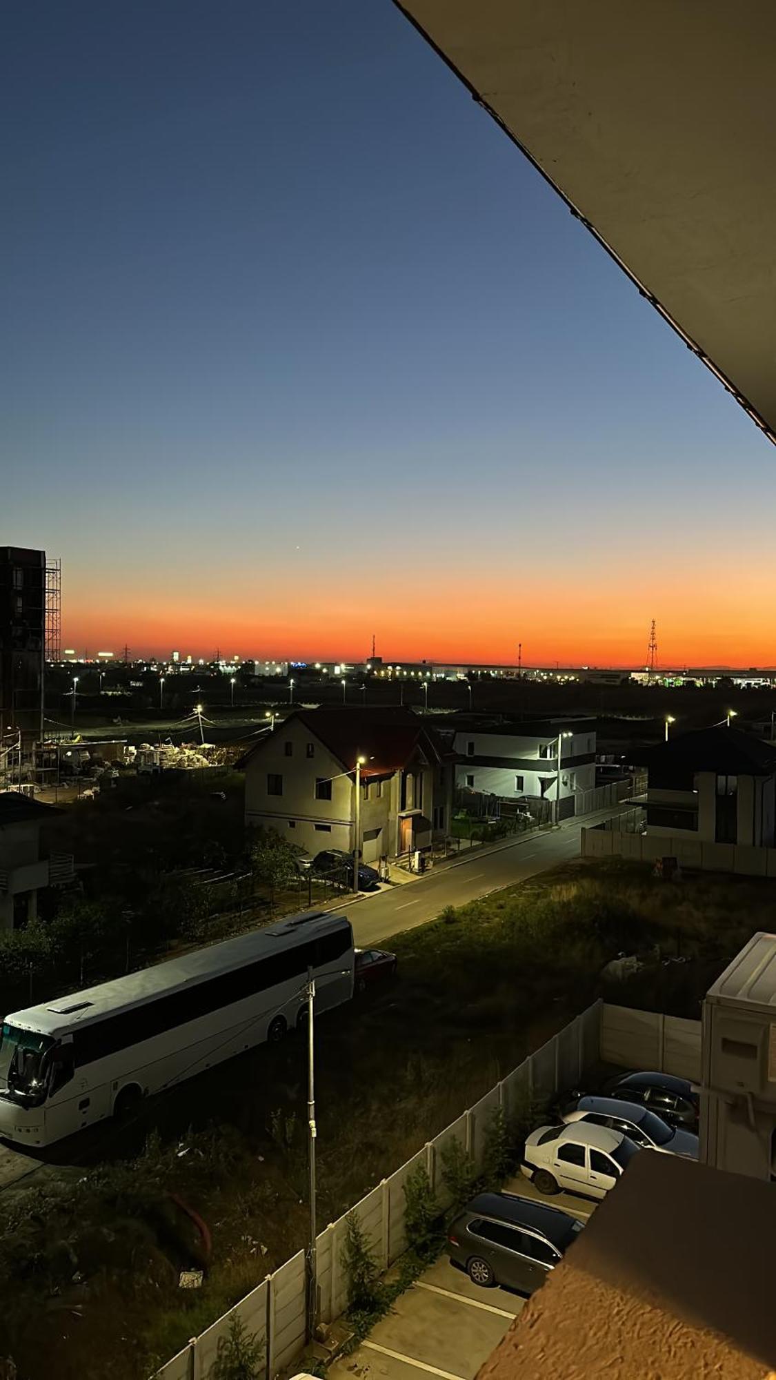 Stylish Apartment Militari - Parking Spot Chiajna エクステリア 写真